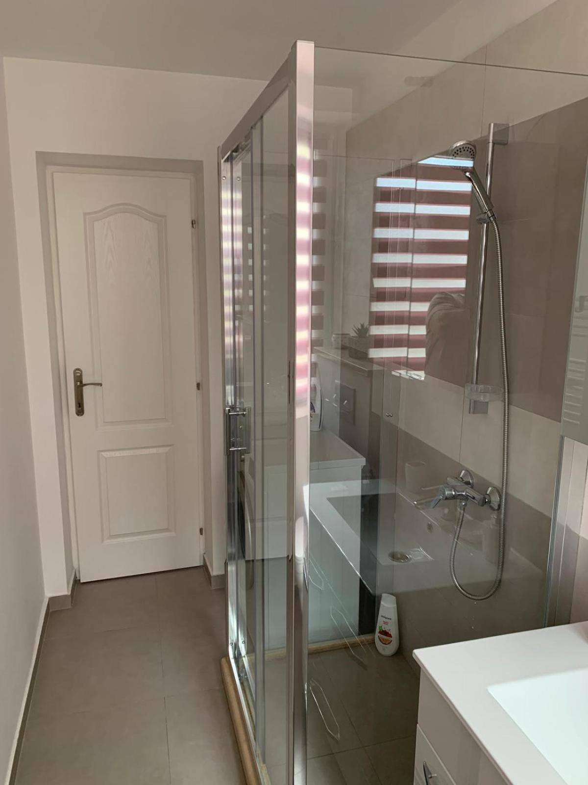 פיאטרה ניאמט Rose Apartment מראה חיצוני תמונה